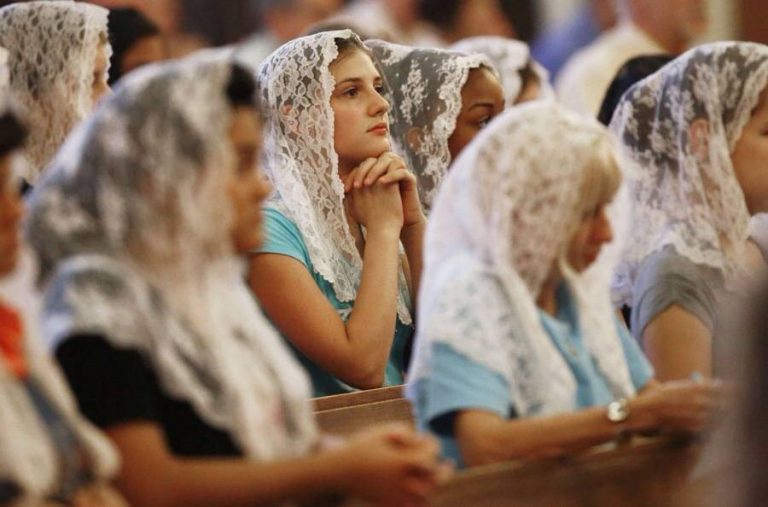 O Piedoso Uso Do Véu Na Santa Missa E A Beleza Da Tradição