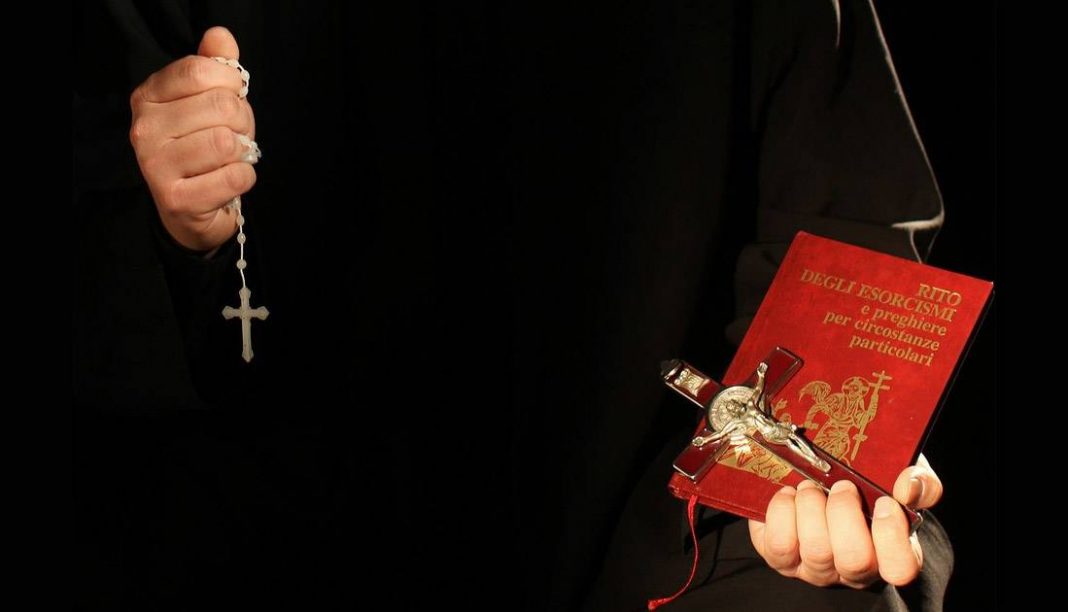 Sacerdotes exorcistas convocam jornada de oração e jejum para 6 de dezembro