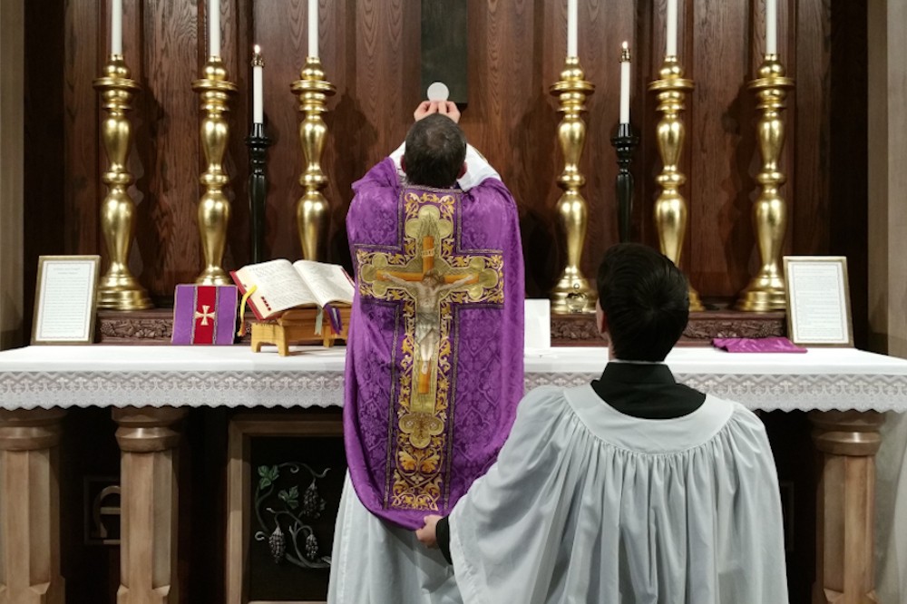 Além da missa de Natal precisamos também participar da missa no Domingo? Além da missa de Natal precisamos também participar da missa no Domingo?